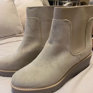 Dolce Vita Hattie Wedge Chelsea Boot